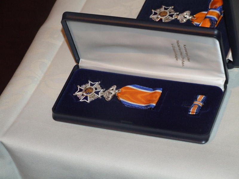 Keldonk's tweet image. Drie gedecoreerden in #Keldonk tijdens aangepaste #lintjesregen 2020. Felicitaties aan Ria en Frans Kuijpers en Ies vd Vossenberg. Lees meer op keldonk.nl/lintjesregen-d…