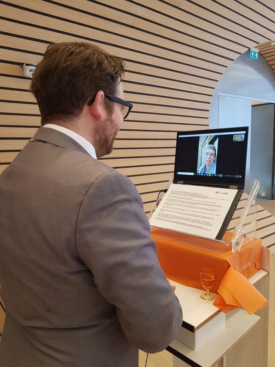 GemLochem's tweet image. Betsy van Huizen-Witteveen uit Gorssel ontving vanmorgen ook een Koninklijke onderscheiding als Lid in de Orde van Oranje-Nassau. Zij heeft zich jaren ingezet voor onder andere VV Gorssel, de KNVB, Stichting IJsselwijs, de Sportraad en ZoZijn. Betsy, van harte gefeliciteerd!