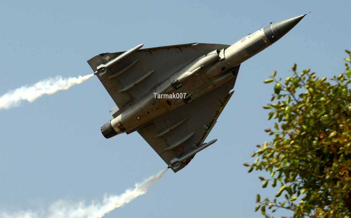 writetake's tweet photo. DRDO lab DEBEL is offering Medical Oxygen Plant #MOP, an offshoot tech from Onboard Oxygen #OBOX gen system for Tejas. MOP utilizes pressure swing adsorption technique & molecular sieve tech to generate oxygen directly from atmospheric air.
READ: https://t.co/6D5UJShdJw #AVGeeks https://t.co/SXz8bq8t7x