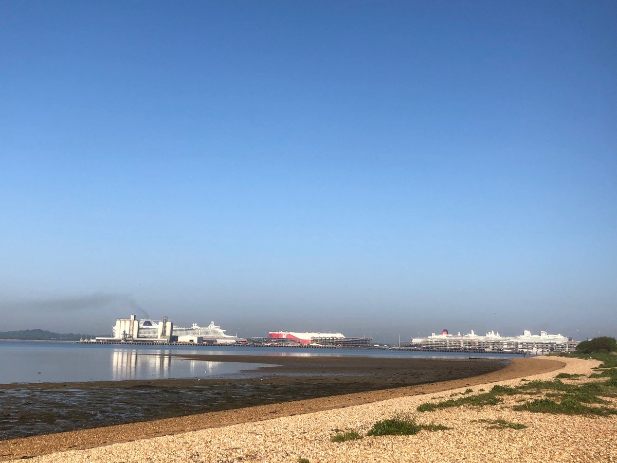 sotonsi's tweet photo. Pretty grim layer of smog over the many cruise ships parked up in Southampton at the moment. Is anything being done to reduce this and hibernate the ships in some way @CarnivalCruise @abports21 and @SouthamptonCC ? #shoresidepower #cleanair https://t.co/xB0XLT7xUb