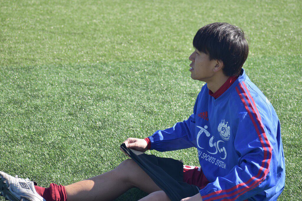 一橋大学ア式蹴球部 サッカー部 ア式部員紹介 No 24 4年 26 松田悠太郎 桐蔭学園高校 神奈川 サッカー とおしゃれに対してかなり熱い情熱を持つ新四年mf 密かにマネージャー人気を上げつつも その練習着にまでわたる奇抜なファッションセンスには