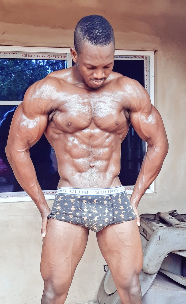 nezeeradams's tweet photo. Flex friday π #muscleworshipuk #sponsorme #sponsoredathlete #Bodybuildingsponsor #Africanmuscle #beautifulblackmen #flexingvideo #musclevideo # #Alphaman #AlphaDaddy # #Sweaty #eightpackabs #Worshipme #worshipmuscle https://t.co/l5aBjQOnPV