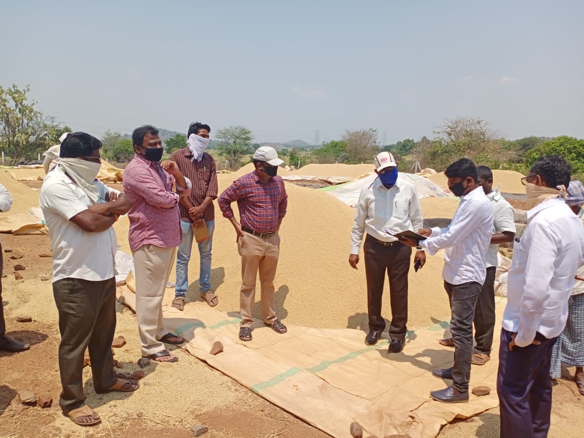 KarimnagarRdo's tweet photo. Visited Arnakonda PACS alongwith DCO . https://t.co/cIRJumS3Dn