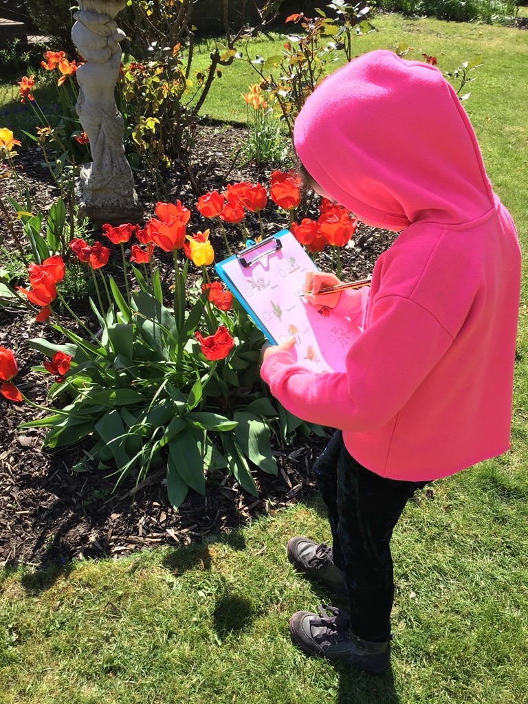 ManorHseSchool's tweet photo. Neve in Year 2 has been having fun whilst enjoying #ALoveofLearning carrying out her #virtuallearning - Here she is doing #AndyGoldsworthy Art, and her Spring Science checklist in the garden. #Bookham #manorhouseschool #SurreyGirlsSchool #PrepSchool #privategirlsschool https://t.co/XqVroOvYtP