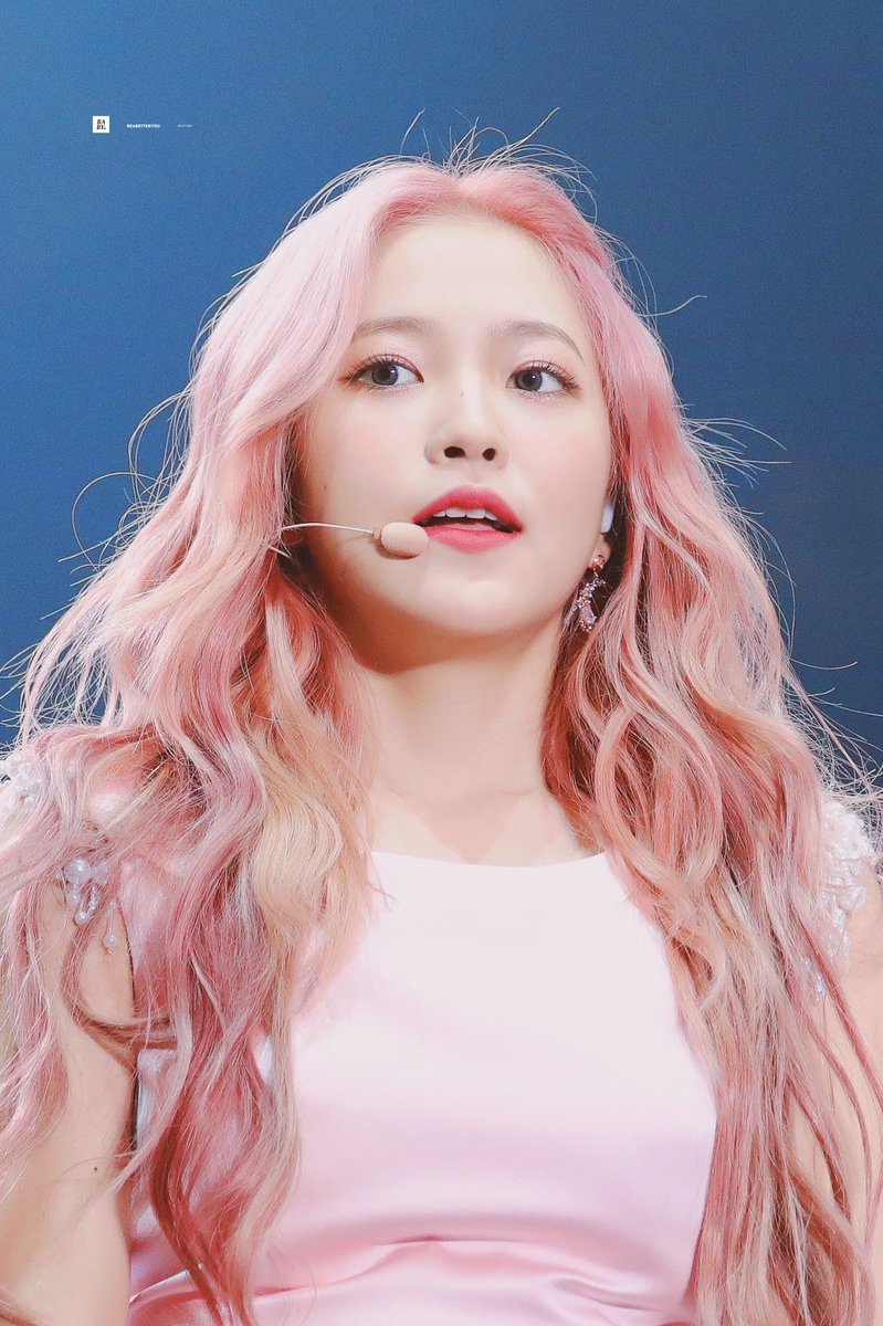cuteyeripics's tweet photo. our sunshine 🌞💗 https://t.co/QVic1Z3YnK