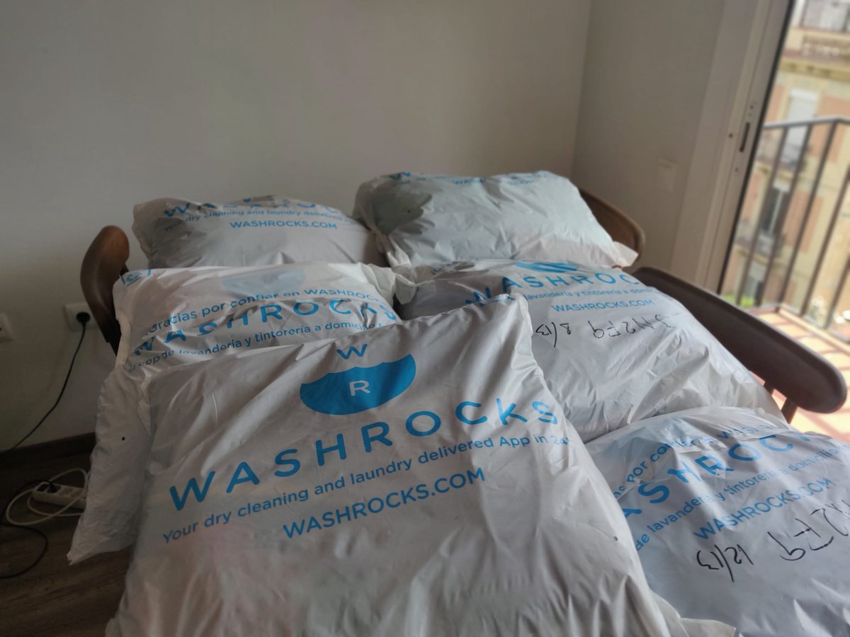 Muchas gracias a todo el equipo de <a href="/washrocksapp/">WASHROCKS</a> aparte de ser clientes de <a href="/protofy_xyz/">protofy_xyz</a> nos han recogido, lavado, doblado y entregado toda la ropa. Después de estos días trabajando duro, teníamos mucha ropa sucia 😅 #MiRopaSeLavaEnWashrocks