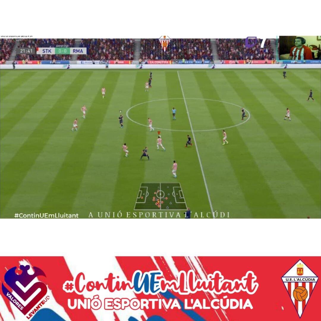 UEAlcudia's tweet image. 🎮⚽ A la primera jornada del #FutbolBaseCVFifa20 ho donarem tot i els resultats no ens van acompanyar, però el millor premi que tenim és comptar amb el recolzament dels més menuts, que sempre estan al costat dels seus colors 🇦🇹💞

😍 Sou la sang que bombeja els nostres cors 💘💘