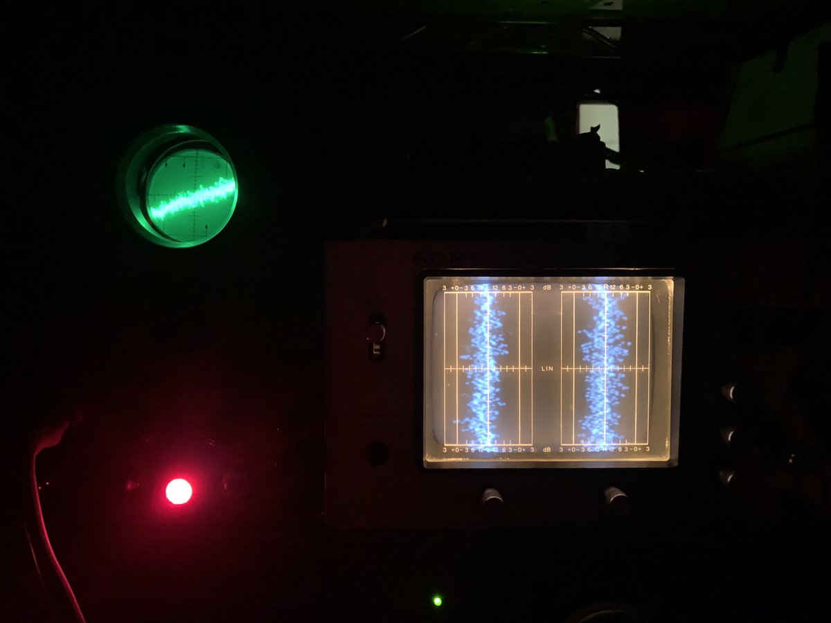 araki77's tweet photo. 波形大好き❤
#oscilloscope
#waveform
#audioscope https://t.co/n25oYkXF4J