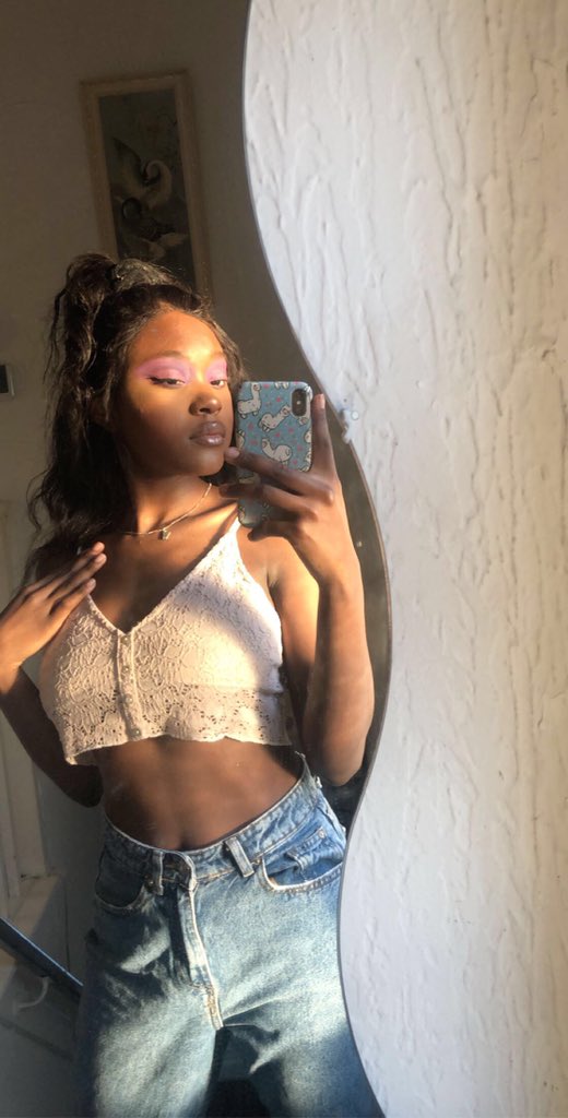 I’m gonna make a thread of all my fave pics of my looks no one cares but I wanted to post more