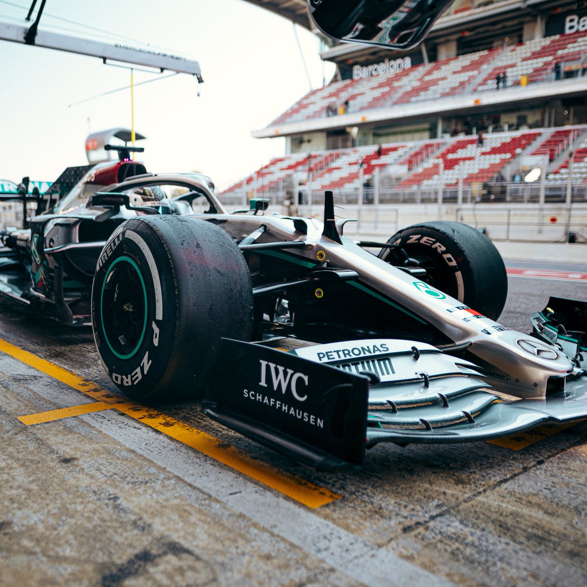 MercedesAMGF1's tweet photo. Perfect for a Friday night in 😉🖍️ #ColorYourBenz
More 👉 https://t.co/evXPP0uP1B https://t.co/HEFCwx7fNs