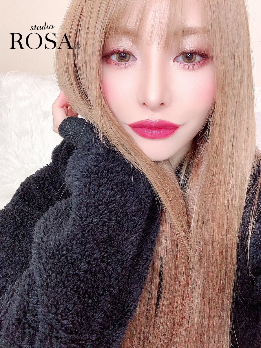 studiorosa2's tweet photo. この前門りょうさんがご来店下さいました^ ^
モデルやインフルエンサーが通うサロン
studiorosaです!
ご来店お待ちしております!!
#studiorosa
#アメ村 https://t.co/SZbYi4TS7M
