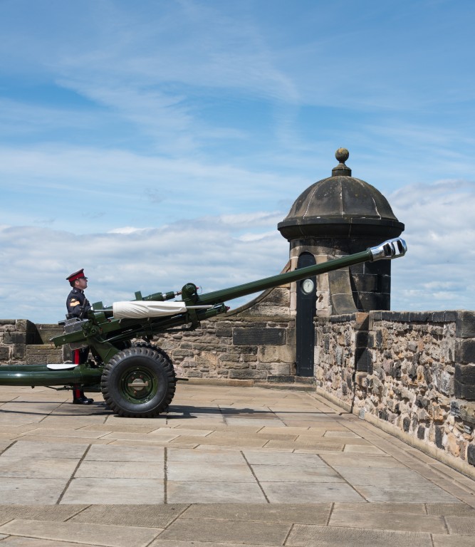 edinburghcastle's tweet photo. The One o'clock is still firing, perhaps you can still hear it from your house -we'd love to know if you can. In the meantime take a look at this blog all about the origins of this wonderful time piece.  https://t.co/PDs0licu9O https://t.co/aY3zD32diE