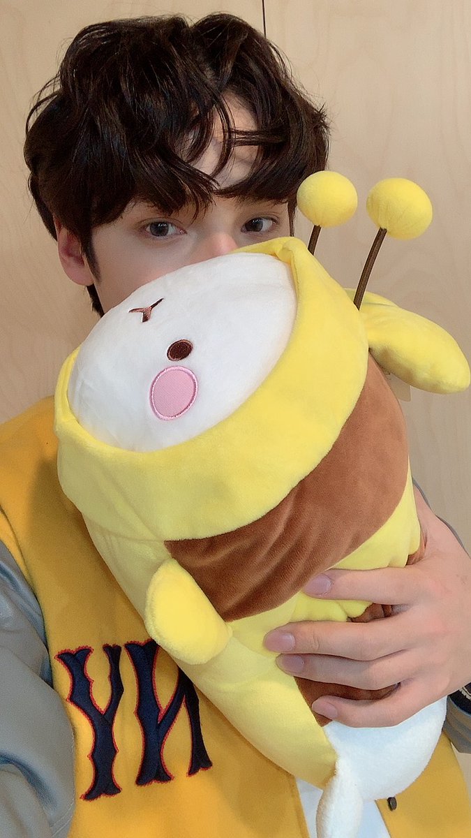 TXT_members tweet picture