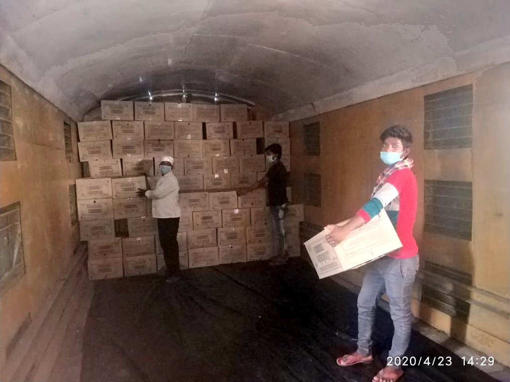 PiyushGoyalOffc's tweet photo. Keeping a steady flow of essential commodities, goods are being transported by Railways from Medchal in Telangana to Chennai.

Railways is taking care of people's essential needs by ensuring uninterrupted supply of necessary items amid COVID-19 lockdown. https://t.co/xDyOPbFSox