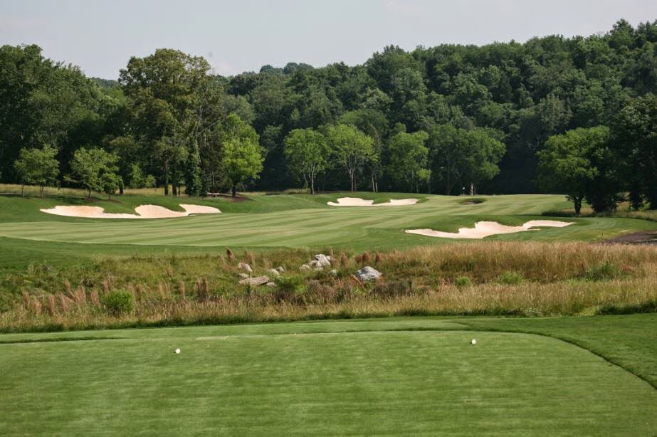 TNTurfClub's tweet image. Senior Spotlight:
Congratulations to @EllerTyler on being a 2020 @UTPlantSciences graduate! Tyler has accepted a position as Assistant Superintendent at Tennessee National Golf Club in Loudon, TN! #UTgrad2020 #TNTurf @UTturfgrass