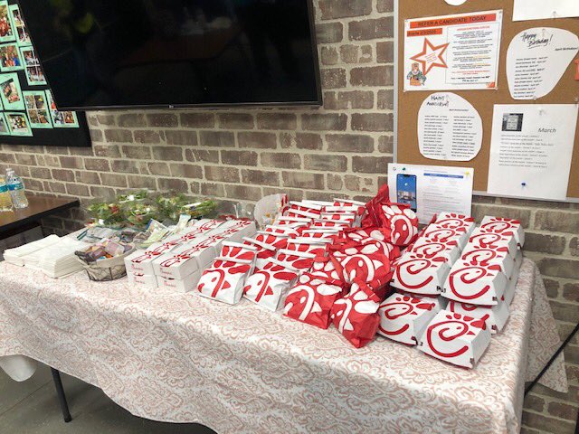 Glastonbury appreciating our associates for all their dedication to our customers , Chick fil-a lunch #family/roaring20 #values @JaredPare1 <a href="/ShayThomasTHD/">Shay Thomas</a> <a href="/DianeRaymond26/">Diane Raymond</a> <a href="/HD6220/">Home Depot #6220</a>