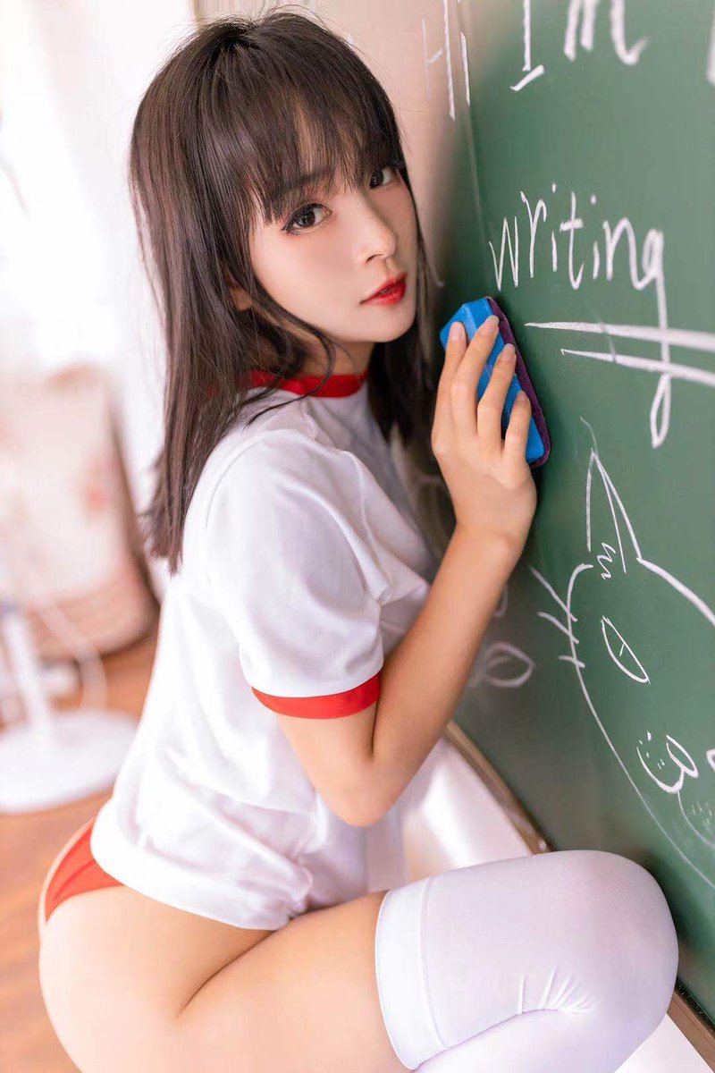 #体操服 #白丝 #臀 

嘿，老师 https://t.co/FDKwc3w0qU
