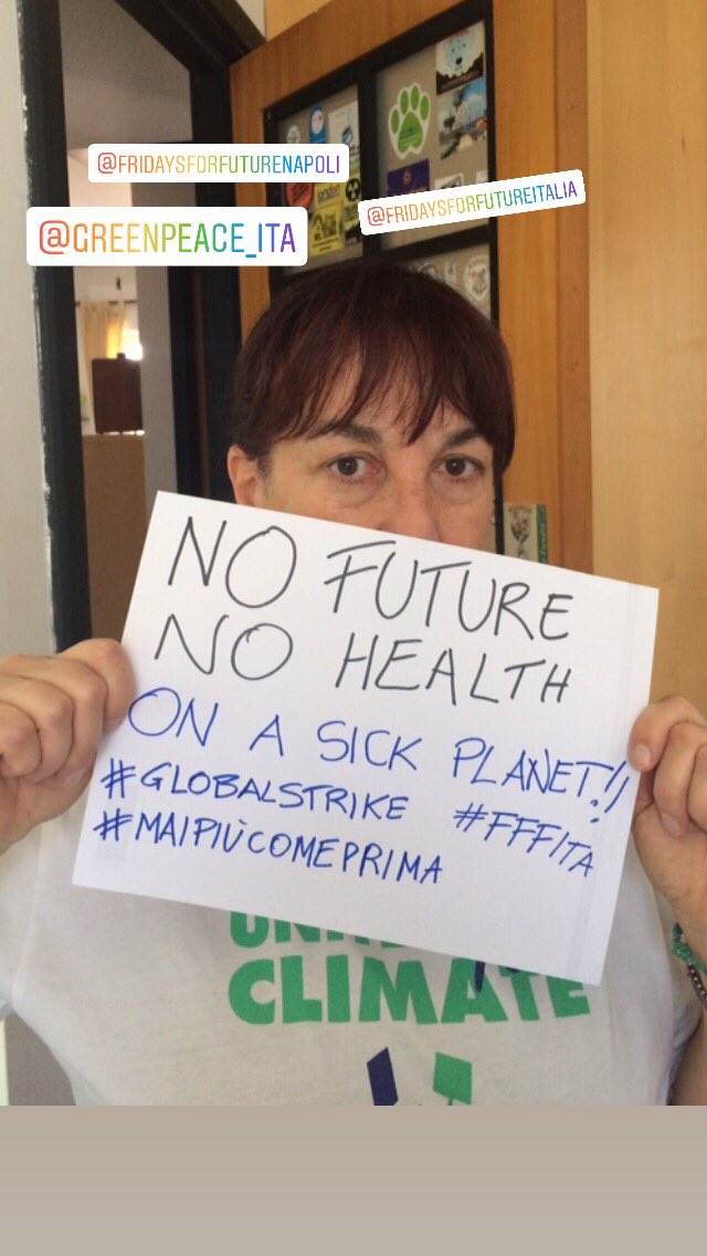 GLNapoli's tweet photo. Non c’è salute in un Pianeta malato! #RitornoAlFuturo #MaiPiuComePrima #UnMondoNuovo #GlobalDigitalStrike https://t.co/O2HkfIRprv