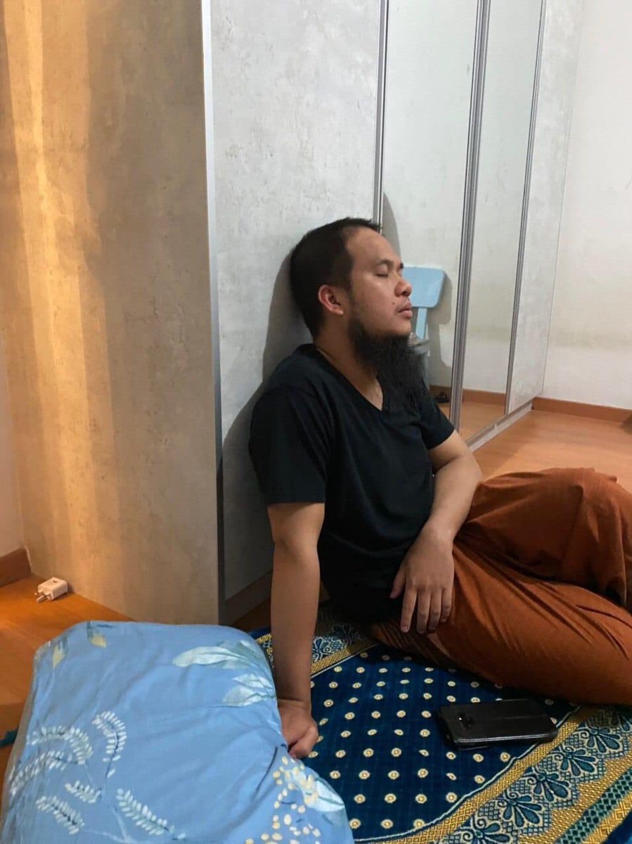 pesan_atokk's tweet photo. Atas nasihat, setakat ini sahajalah saya berkhidmat pada semua secara langsung. Saya cuma akan transfer duit pada orang susah. Saya teruskan dari rumah sahaja.

Saya minta maaf pada semua yer. Saya salah. Kepada Allah saya berserah. https://t.co/P6cenMMVCh