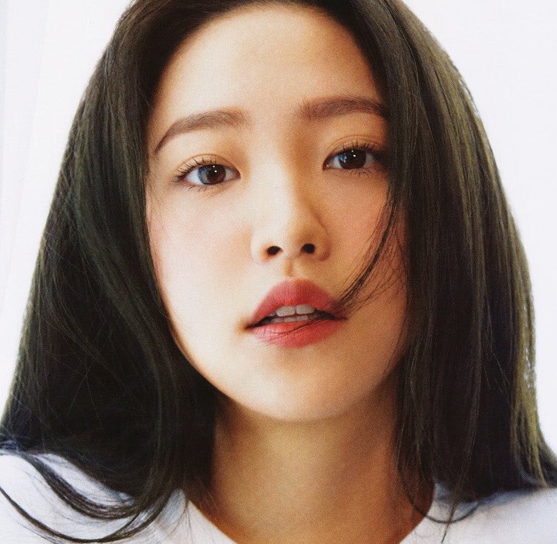 cuteyeripics's tweet photo. her beauty is pure art 

#레드벨벳 #예리 #YERI @RVsmtown https://t.co/CyhBBev6E9