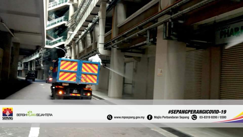 ssq_cyberjaya's tweet photo. Thank you so much Majlis Perbandaran Sepang for sanitising our building ��️
 
#StaySafe #SepangPerangiCovid19 https://t.co/kYUUdqNeRA