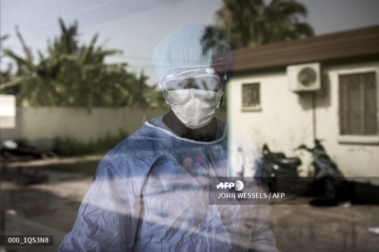 AFPphoto's tweet photo. #Coronavirus #COVID19
#Senegal 
A ward at a Dakar hospital housing suspected COVID-19 coronavirus cases. 
https://t.co/uD4Wc4w1Qo
📸 @wesselsjohn1 #AFP https://t.co/YlOHVdKGpd