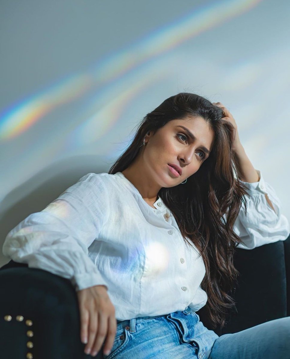 Ayeza Khan tweet media