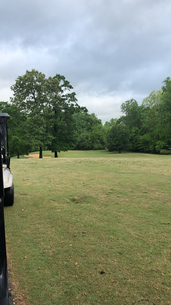 HeatherKlipa's tweet photo. @dwayne_hartsoe I’m out here practicing just hoping to make it on your foursome one day https://t.co/LP0tAEA2F2