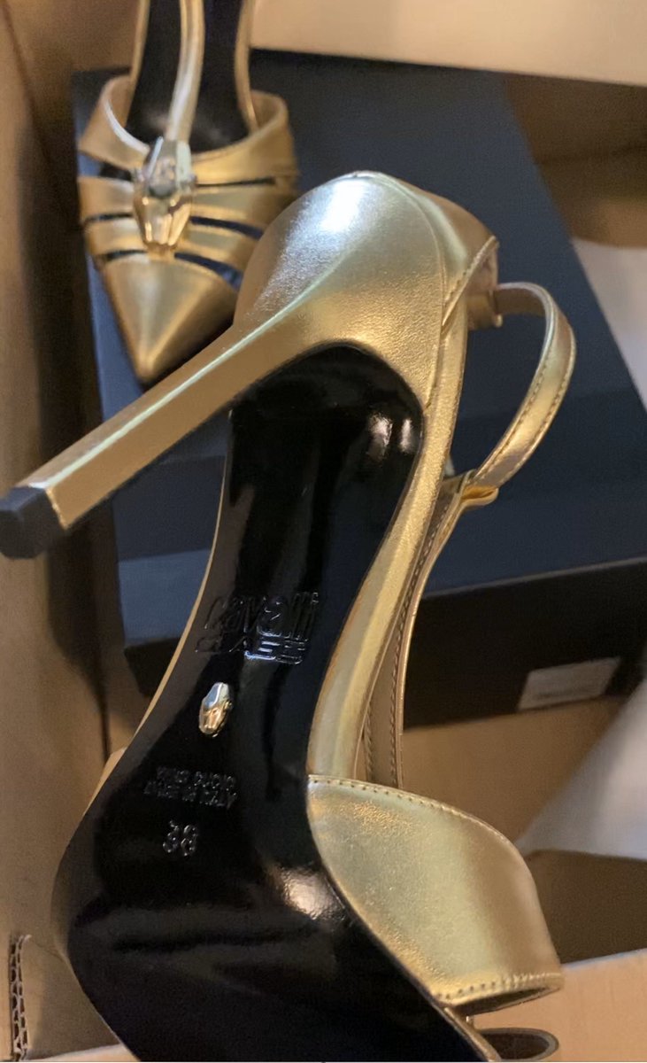 Nara_Hodge's tweet photo. Italian post certainly works absolutely fine. Ordered this stunning pair of shoes by @Roberto_Cavalli #CavalliClass 3 days ago and they have arrived from Italy this afternoon! The shoes are dreamy! https://t.co/0Tz3pA5vWA