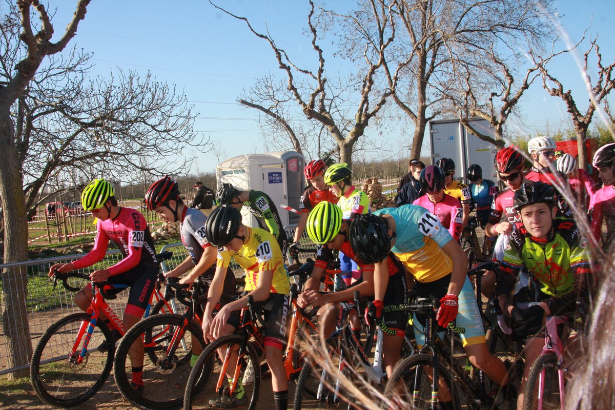 ciclismecat's tweet photo. Últim article de la sèrie de preparació psicològica: Posada a punt per la competició 🧠

🚴"No has pensar el que has de fer, si no deixar lliurament al teu cos que ho faci"

+ info👉https://t.co/F3lxYKhpd1

#ciclismecat https://t.co/2IwrKPWLHq