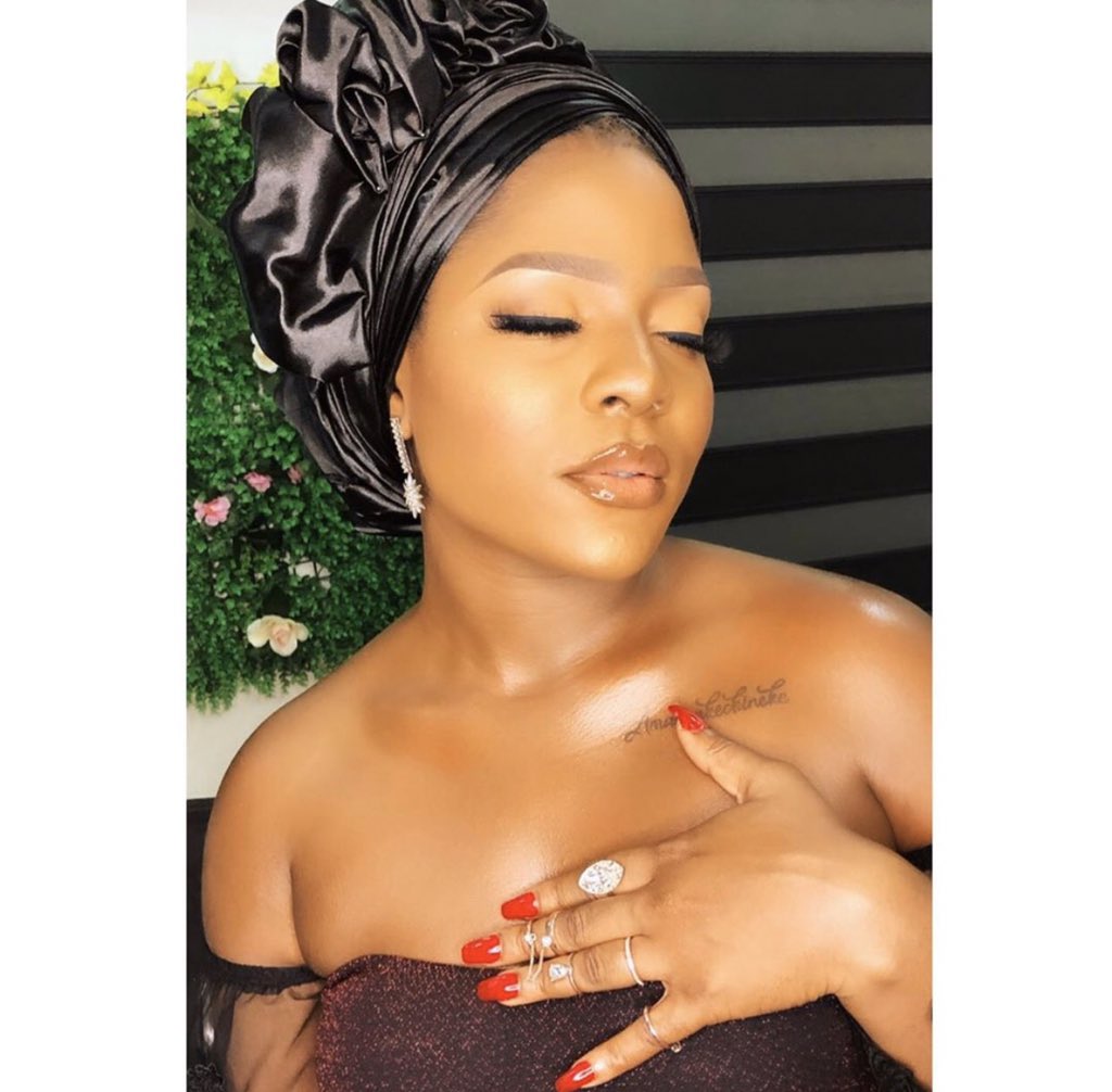 deragiselle's tweet image. Guyssss!!! This is Wosilat of #sgit this babe is hotter than fire and still acts her role as Wosilat in the movie perfectly! Retweet if you think Wosi is a great actor💪🏽 #sgit6

Shalewa
Tito