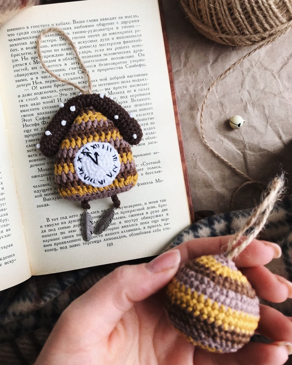KamburMarina's tweet image. My grandparents had such kind of clock in their old house and it inspired me to crochet the same one.
#CraftClock #RetroClock #VintageClock
Love What You Do ❤️
Amigurumi Makes Life Happier 😍
The pattern is here:
etsy.com/shop/Enjoytoys…
