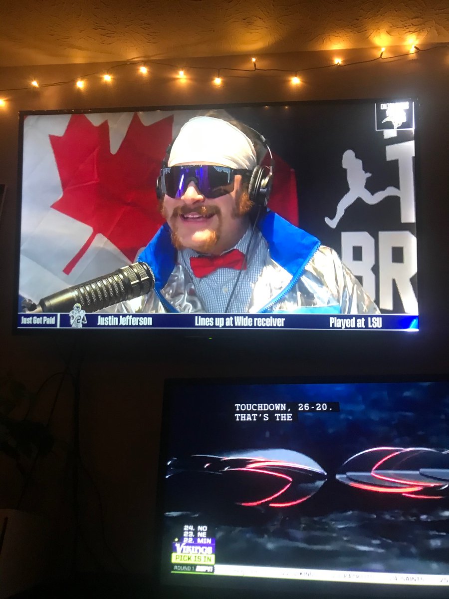 Brandon_Joutras's tweet photo. Ricky and Riff Raff had a child 😂
@PatMcAfeeShow @BostonConnr https://t.co/5s6CZtt290