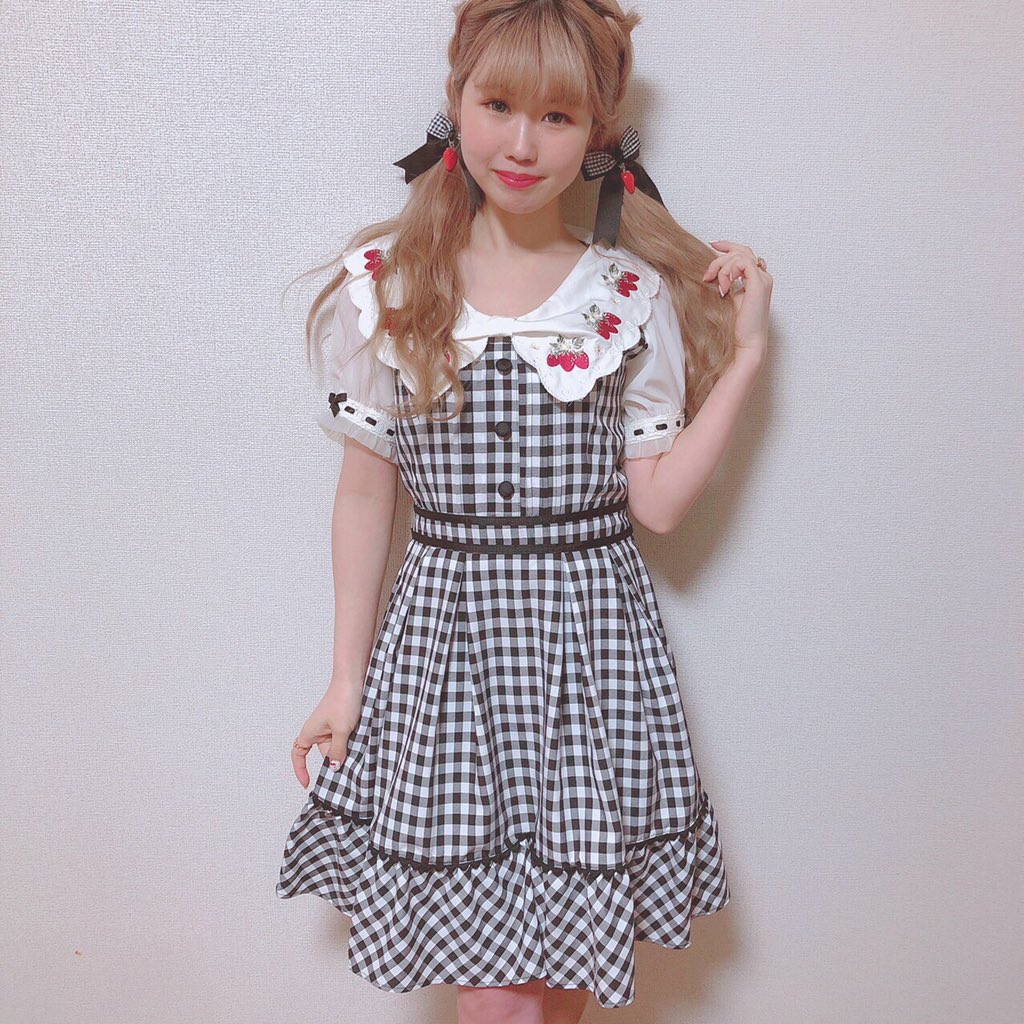 Liz Lisa 近鉄パッセ店 ストロベリーレースギンガムワンピース ギンガムチェックの とってもガーリーなワンピース いちご刺繍が可愛いpointです セーラー襟 結びリボンで 後ろ姿もばっちり 101 6013 10 800 Tax Black Pink Red こちらからご Liz Lisa 近鉄パッセ店 ストロベリーレースギンガムワンピース ギンガムチェックの とってもガーリーなワンピース いちご刺繍が可愛いpointです セーラー襟 結びリボンで 後ろ姿もばっちり 101 6013 10 800 Tax Black Pink Red こちらからご