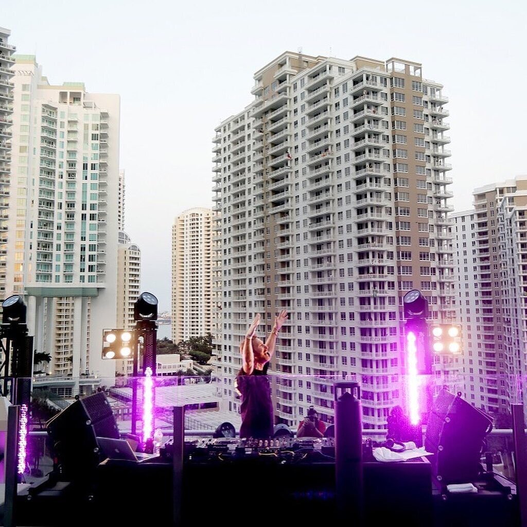 InDanceWeTrust's tweet photo. .@davidguetta held a live concert in Miami this past weekend that raised $700,000 for @WHO and other charities 🎉❤️  Re-watch it now: https://t.co/1Lo3AowZLc https://t.co/gnBLzny3IS