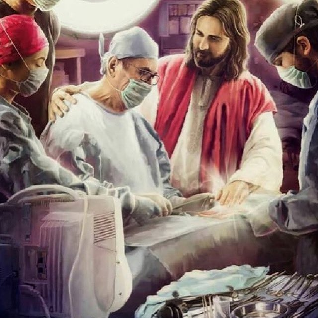 El siempre está....!