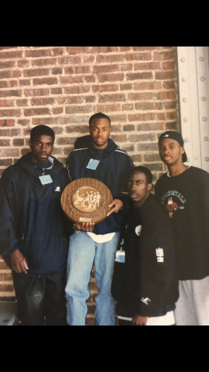 BryantAdams01's tweet photo. Penn Relays in high school and college. Fun times at the historic Penn Relays. #PennRelaysWeek https://t.co/NLoTFtGRNN