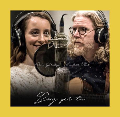 Avui s’estrena en les plataformes digitals la versió de “Boig Per Tu” de <a href="/chloehphillips/">Chloe Phillips</a> i <a href="/HalldorMar/">Halldor Mar</a> 

És tema molt especial per aquests dos artistes, ja que d’alguna manera els va unir durant un Sant Jordi als EE.UU

@KatalonskiTV3 

Gaudeix-la 🎶 LaCupulaMusic.lnk.to/BoigPerTuIN