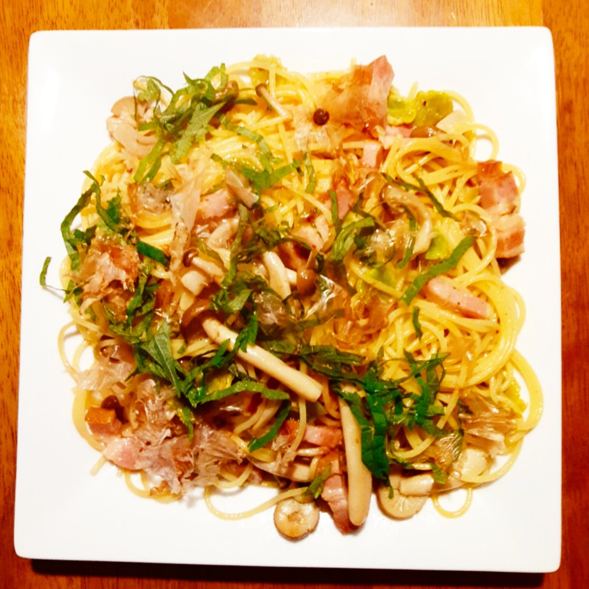 山ともき 和風スパゲッティ 和風パスタ 和風スパゲッティ ニンニク料理 ベーコン しめじ 打豆 大葉 鰹節 七味唐辛子 醤油 醤油パスタ ペペロンチーノ おうちでパスタ おうちで料理