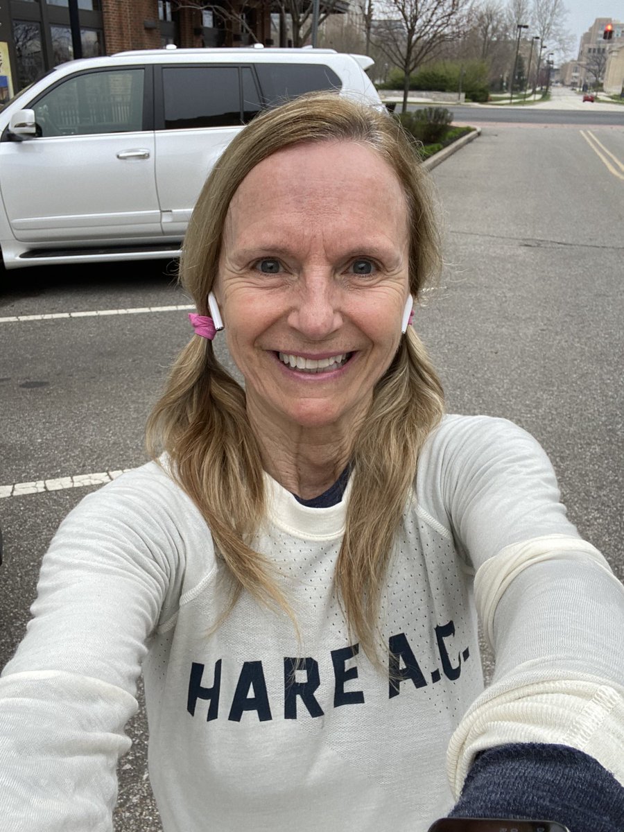 jslim6666's tweet photo. Thank you @FleetFeetChgo for recommending #LetYourMindRun and @DeenaKastor for your inspiration as this 58 year old begins her journey to run her first marathon @chicagomarathon #10miles #9:23 #runningisnotcancelled https://t.co/iPdW5h4gQ1