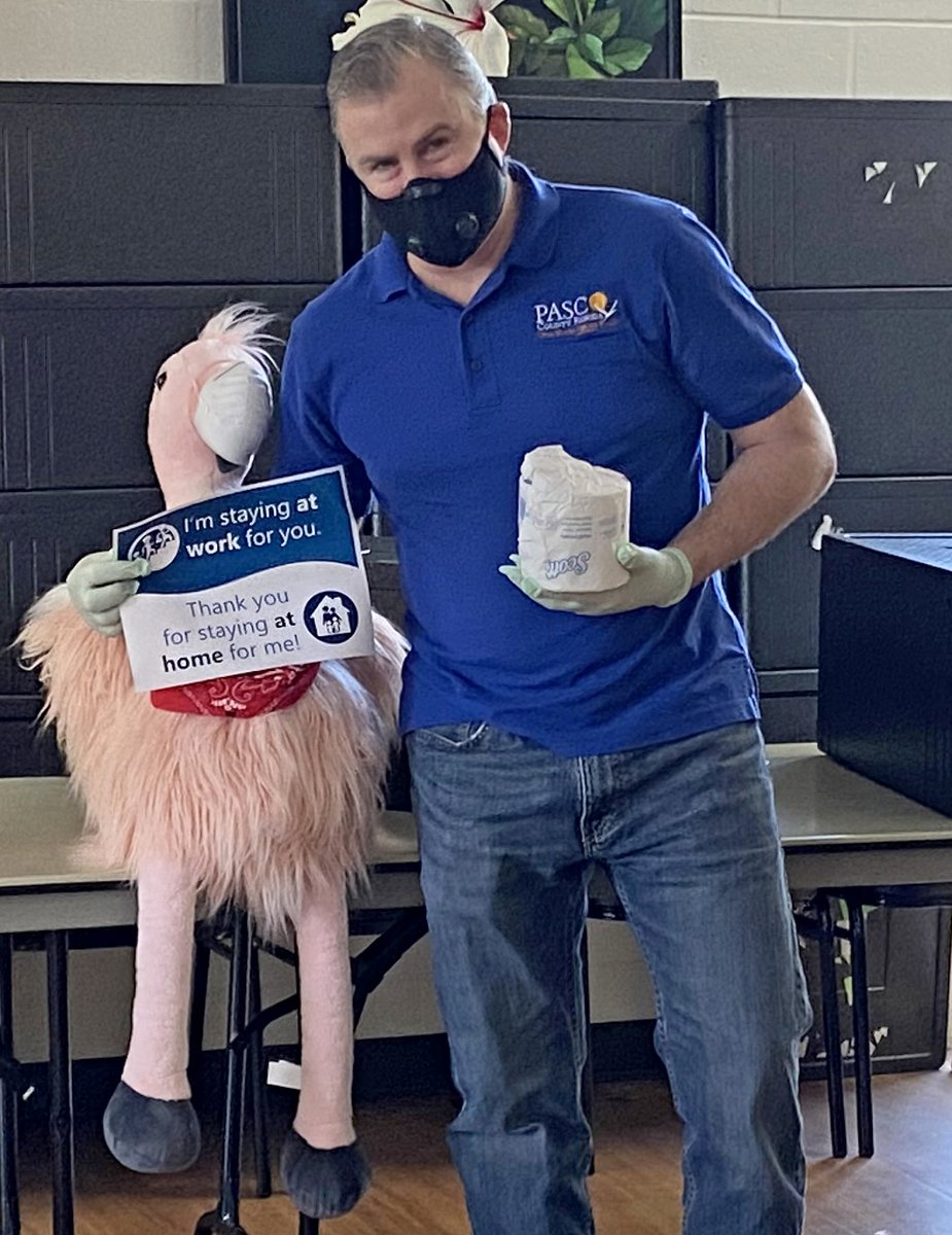 PascoCountyPIO's tweet image. Our Public Services Branch and Senior Services team members are proud to serve you during this time. #StayHome for us and help us prevent the spread of #COVID19 in #PascoCounty. #PascoProud