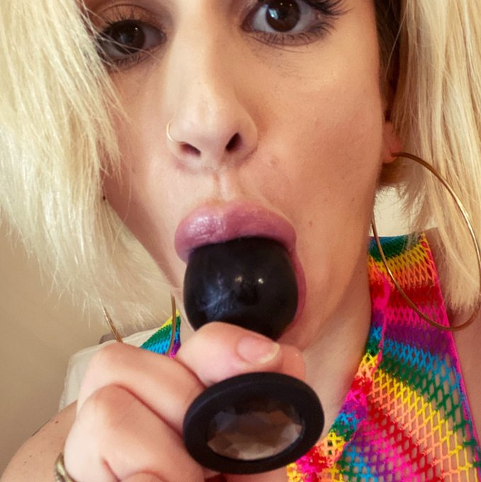 Jeweled buttplug by @realdelladane https://t.co/l8HdtMZK3H Find it on #ManyVids! https://t.co/tQXp9F<a class="tags" href="/tag/realdelladane">@realdelladane</a><a href="/tag/manyvids"class="tags"><span>#manyvids</span></a>