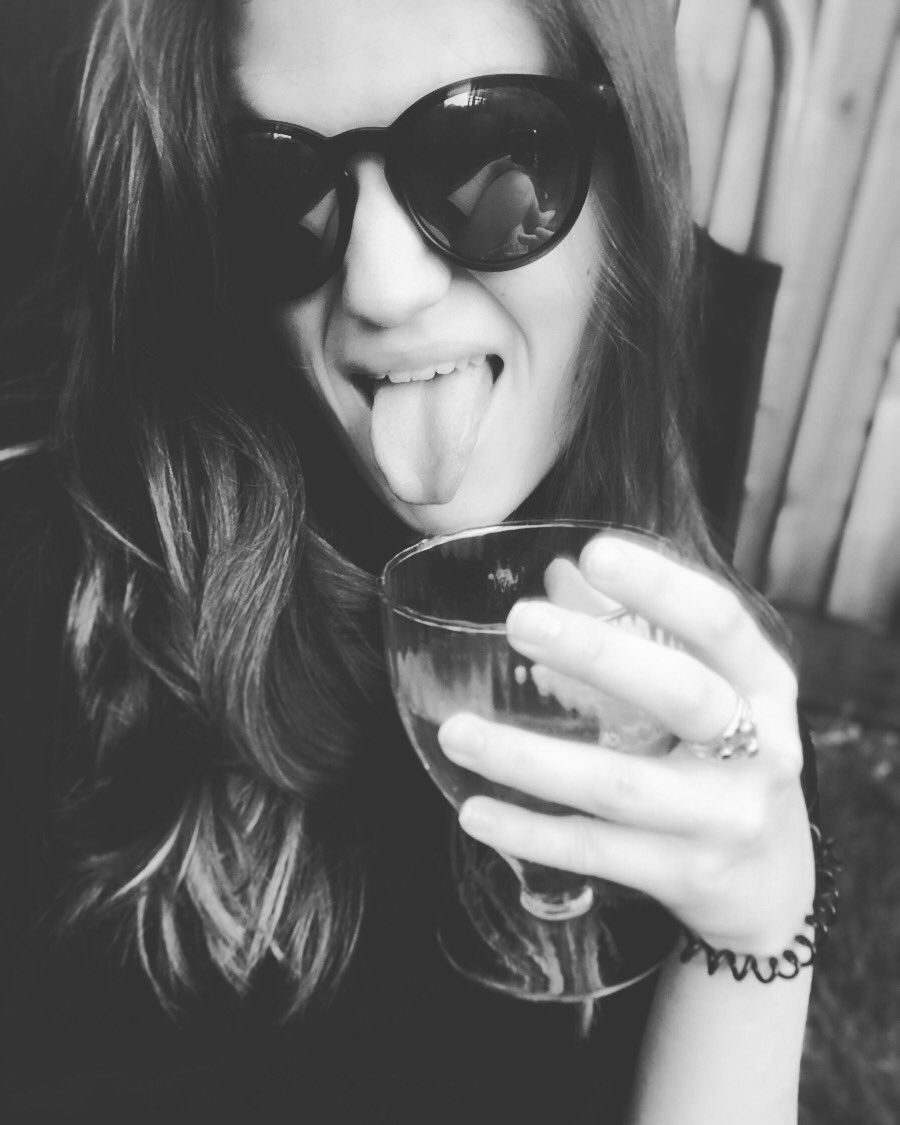 Ems_Rigg's tweet photo. Lockdown has resorted me to a 6pm gin @Tanquerayusa #fuckititsfriday #rollonnormality https://t.co/vZPd3KQgb0