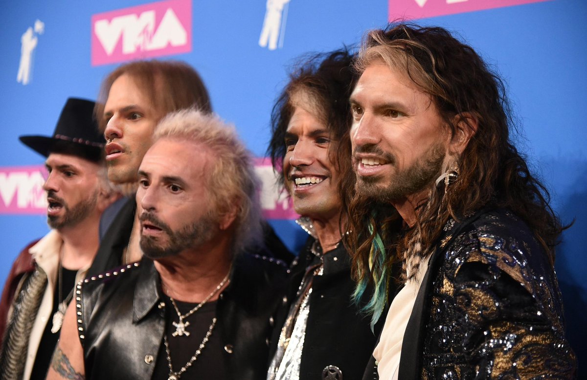 visualsatire's tweet image. Aguerosmith