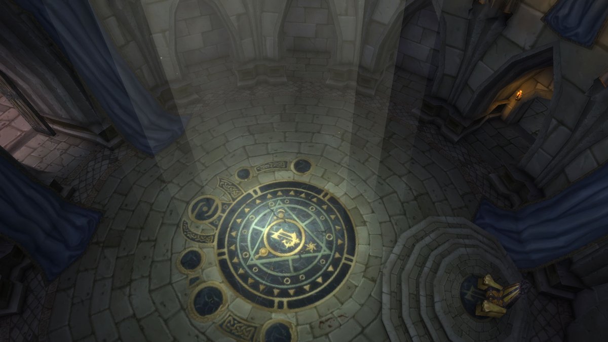 Arthas makes his way to the center of the throne room