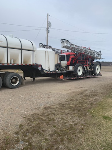 Egger_Truck's tweet photo. Great day for a sprayer delivery. 2019 AS1240 with 120' boom and John Deere precision. #apachesprayers https://t.co/r0eWBn59hS