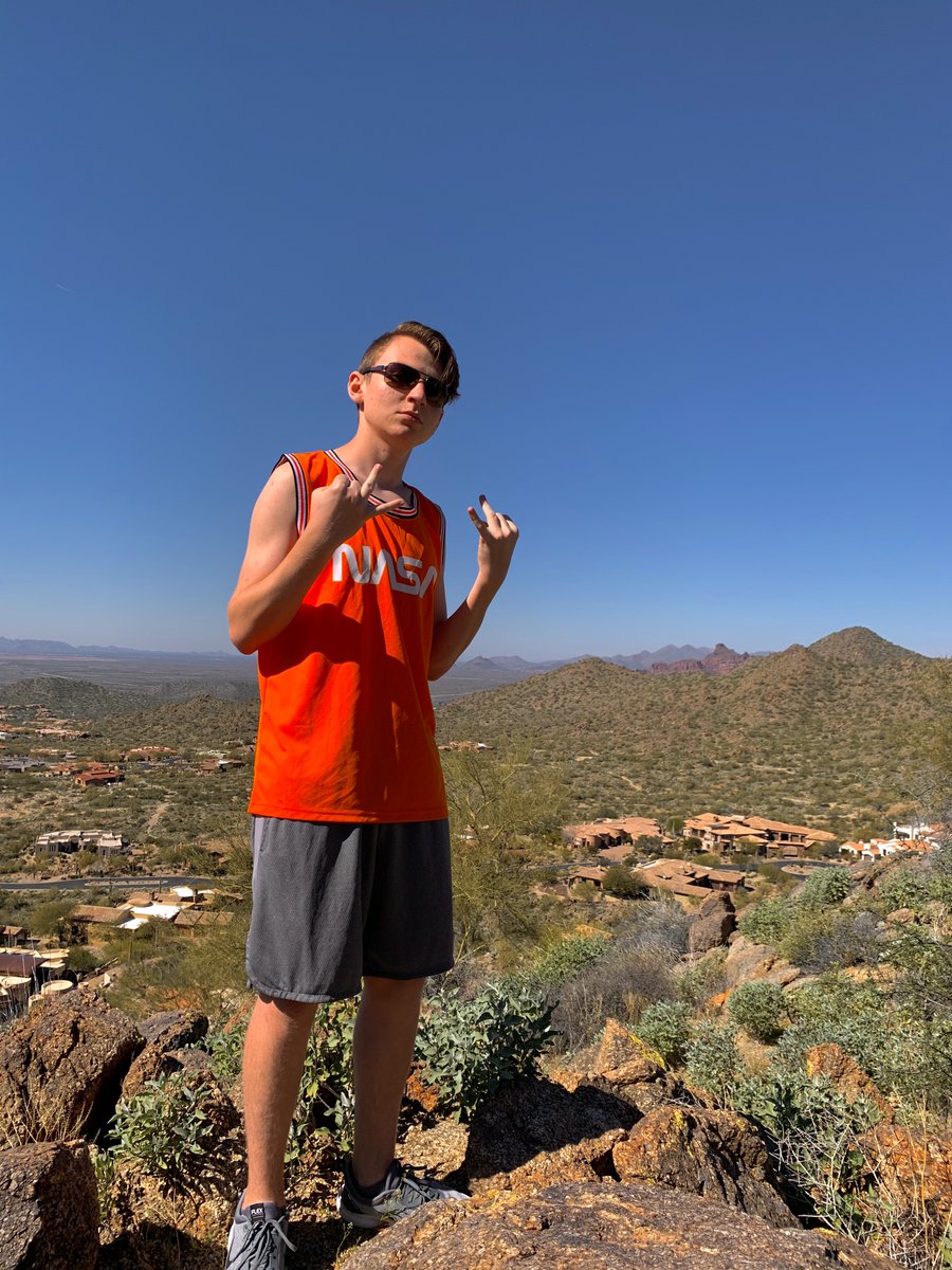 rmchangexchange's tweet photo. ❤️🖤RMHS Senior Spotlight❤️🖤
❤️🖤❤️🖤Class of 2020❤️🖤❤️🖤

Blake Warner – RM Engineering, RMTV, The Red Sea, Link Crew, Club Interact and Sports Announcer
Attending: ASU
Major: Financial Planning
Favorite Memory: Wiffle Ball League
#RMSENIORS2020 https://t.co/Hr0nk6zcqa