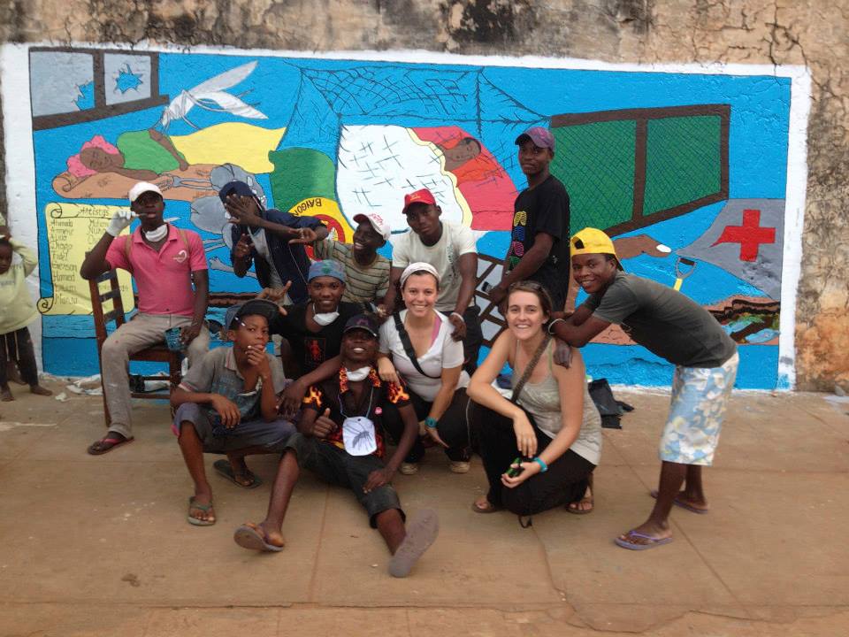 mafecastroo's tweet photo. Tomorrow is #WorldMalariaDay! Here is a photo from my Mozambique @PeaceCorps days before joining @Chemonics. #ZeroMalariaStartsWithMe and the youth of Angoche, the artists behind the mural at the local hospital https://t.co/sTeU0wRh0n