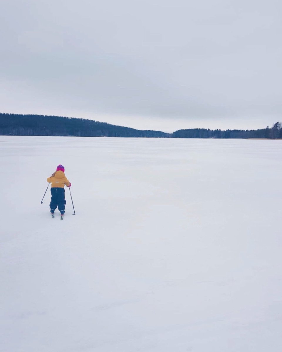 Onnea <a href="/likesfi/">Likes</a> !!
 Ei tartte kahta kertaa pyytää liikkeelle, edes kummitädin <a href="/RantalaMaria/">Maria Rantala</a>