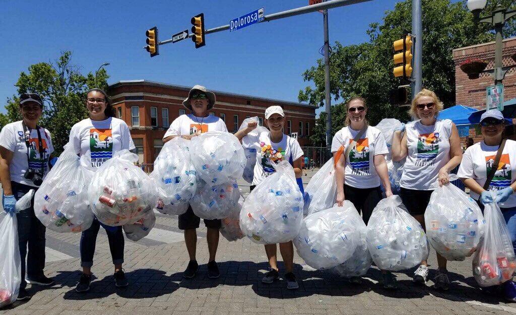 Years of volunteering with @KSABeautiful at the Battle of Flowers Parade has us missing something today ♻️ #FiestaVerde #keepSAbeautiful #kuentzrecycles #VivaFiesta #FiestaRecycles  #dobeautifulthings #ecoteacher